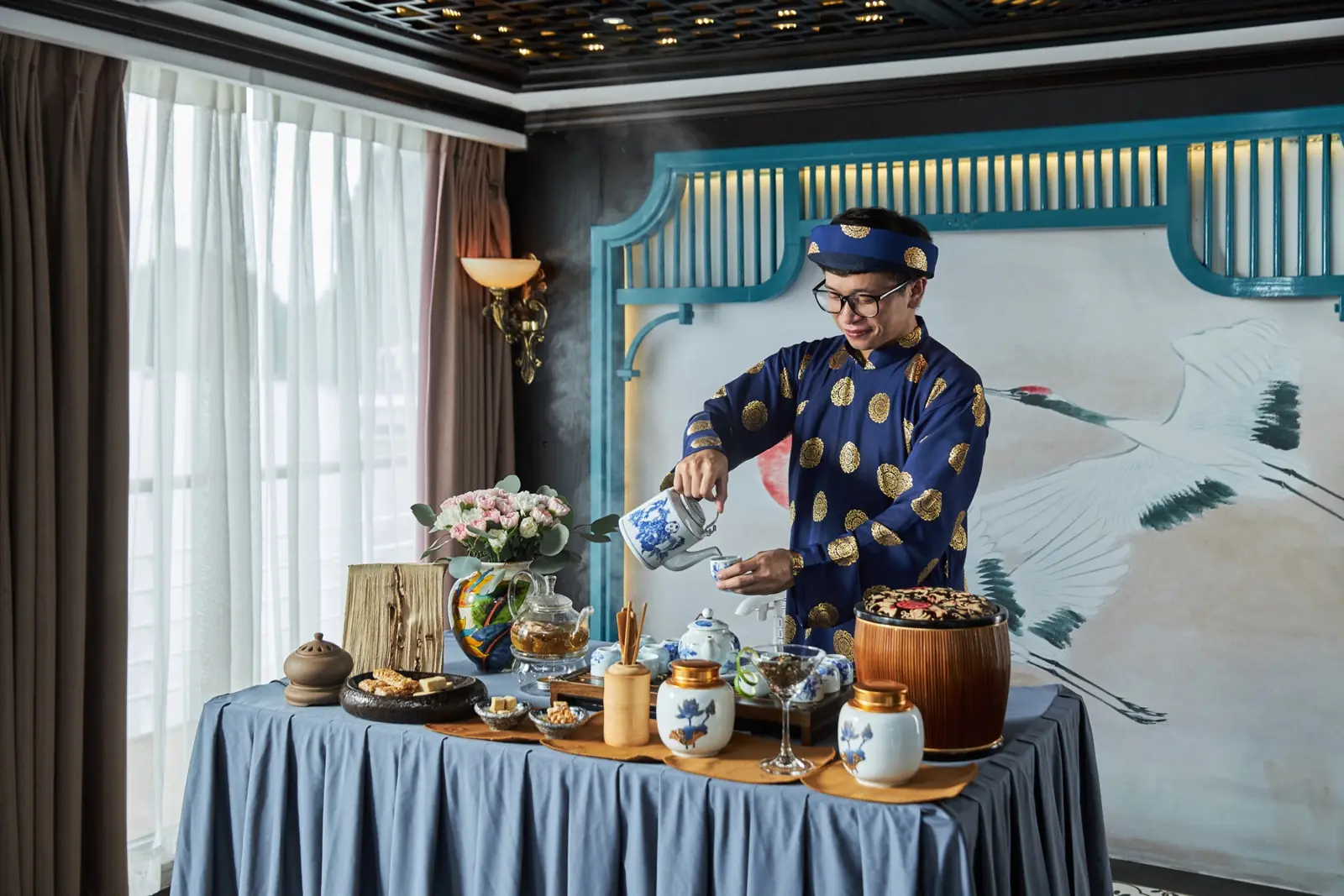 Tea master preparing Vietnamese tea on board