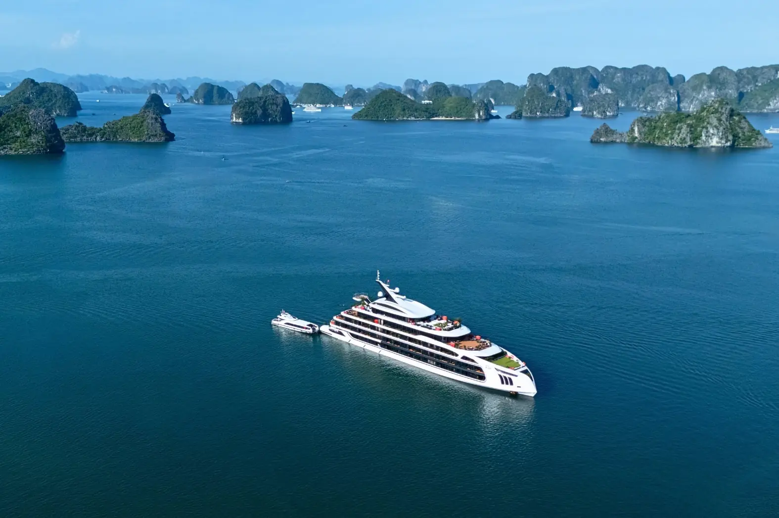 Celina of the Sea among the islands