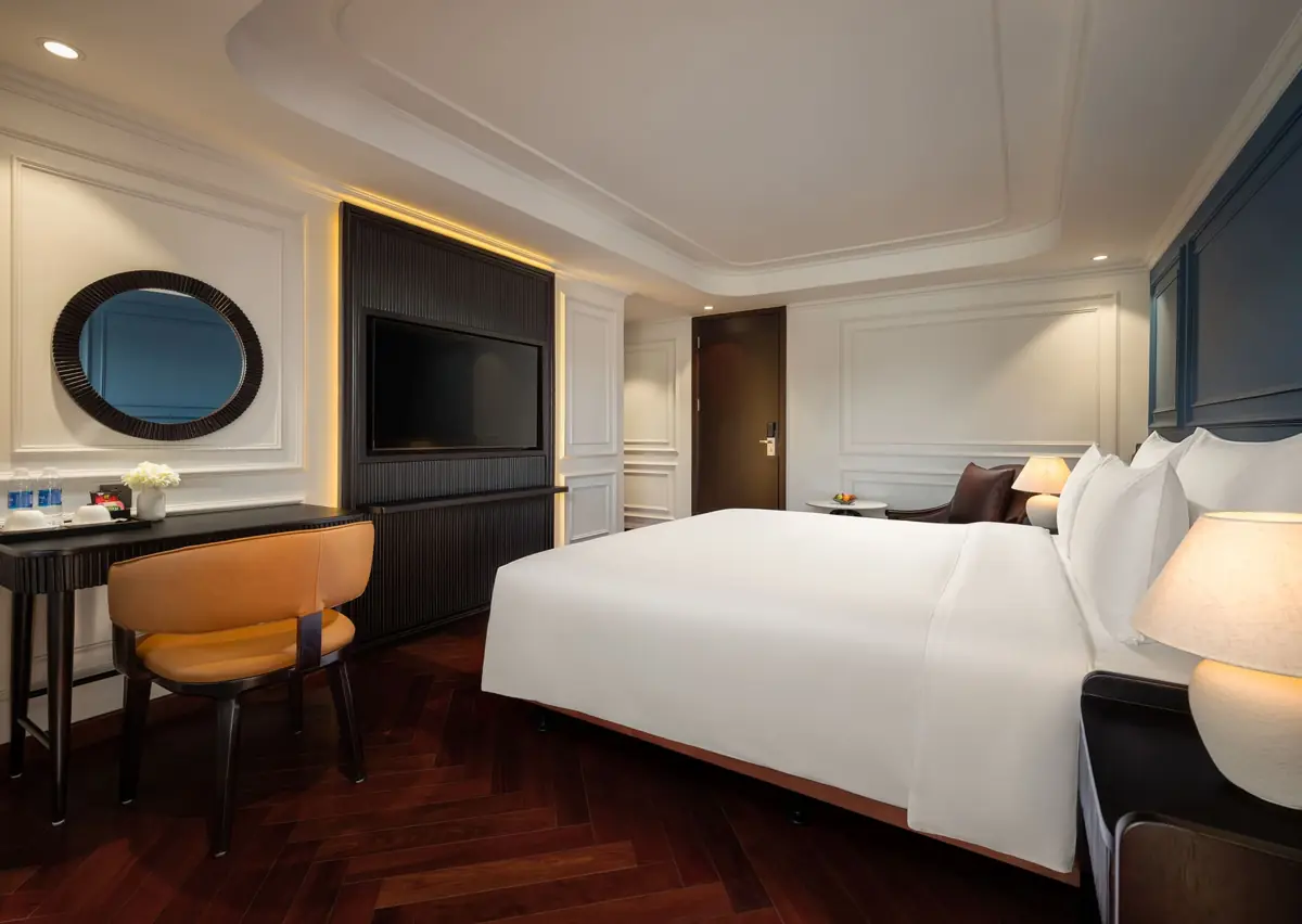 Senior Suite on Diana Cruise
