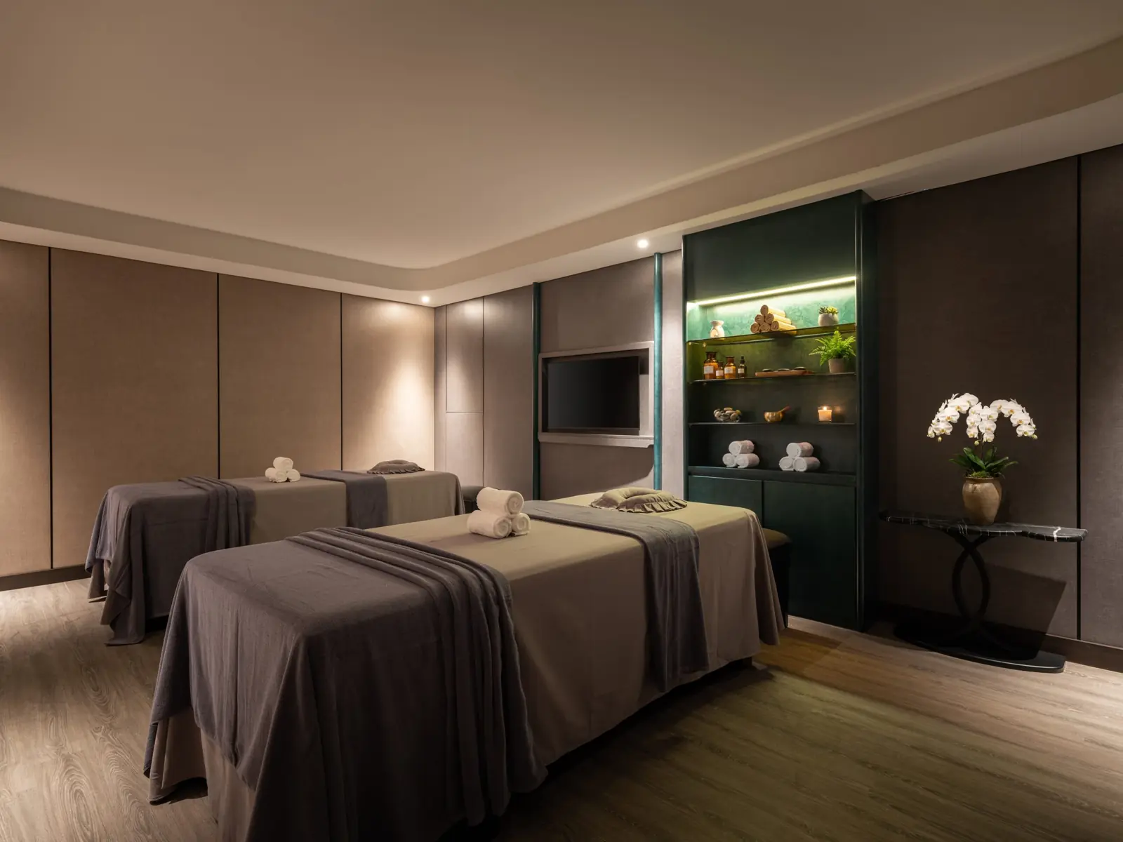 Spa on Dora Cruise