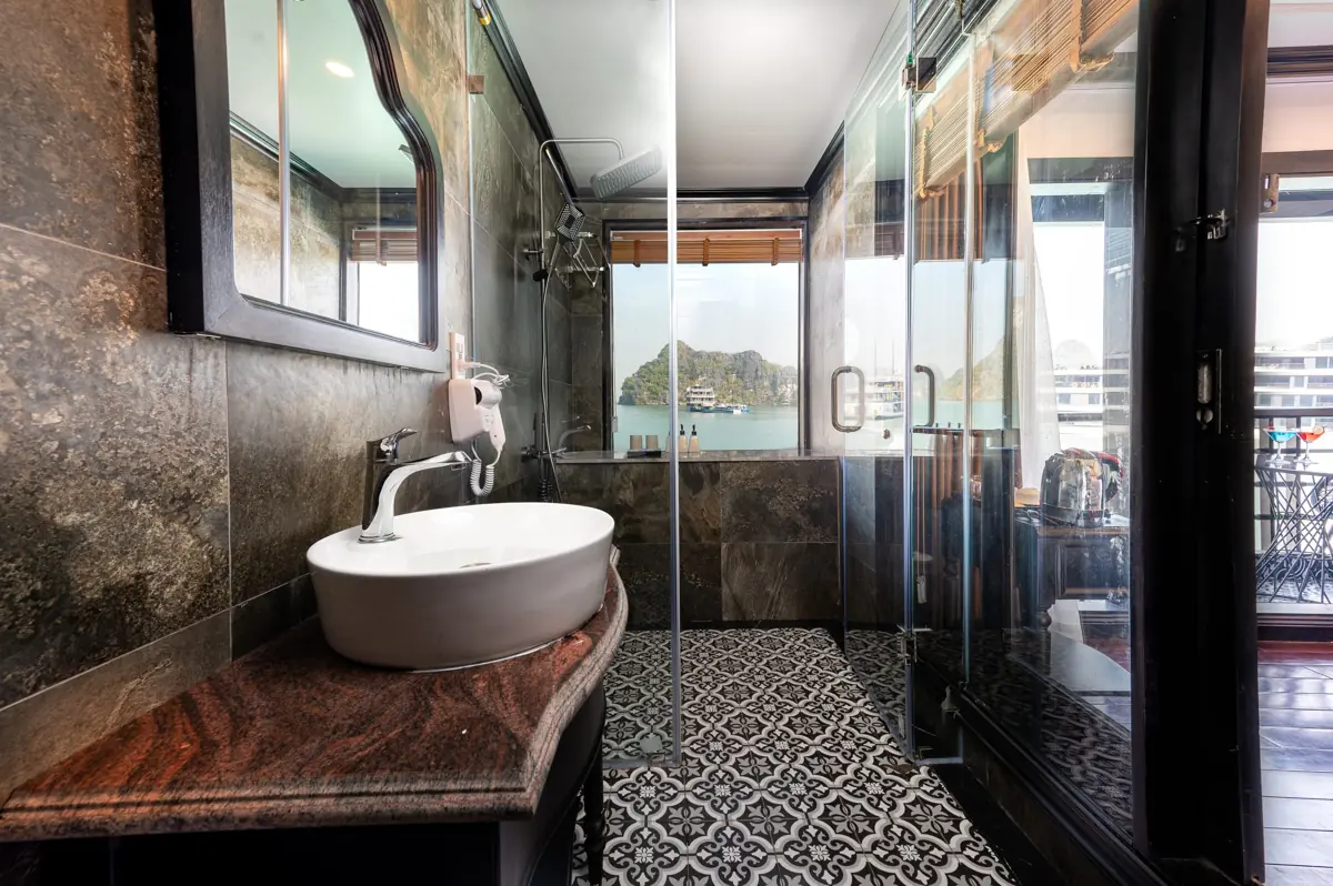 Executive Balcony Cabin on Dragonbay Premium Cruise