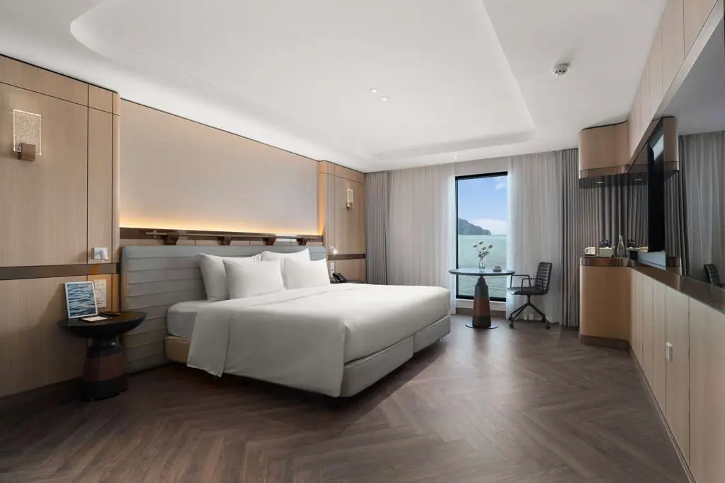 Ocean Suite on Grand Pioneers Cruise