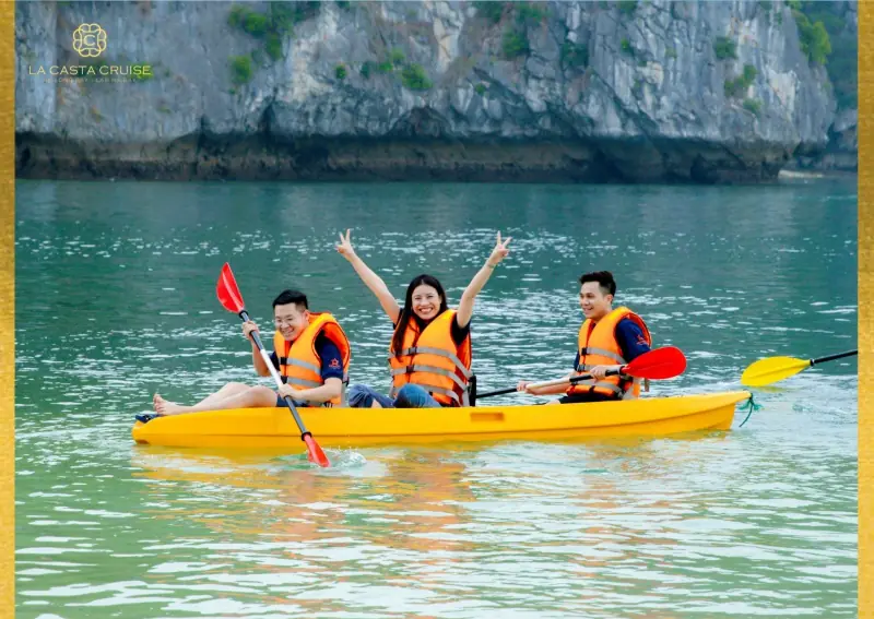 Kayaking in Lan Ha Bay
