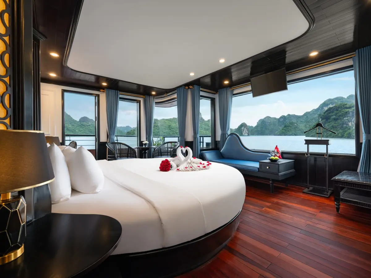Honeymoon VIP Suite on La Casta Cruise