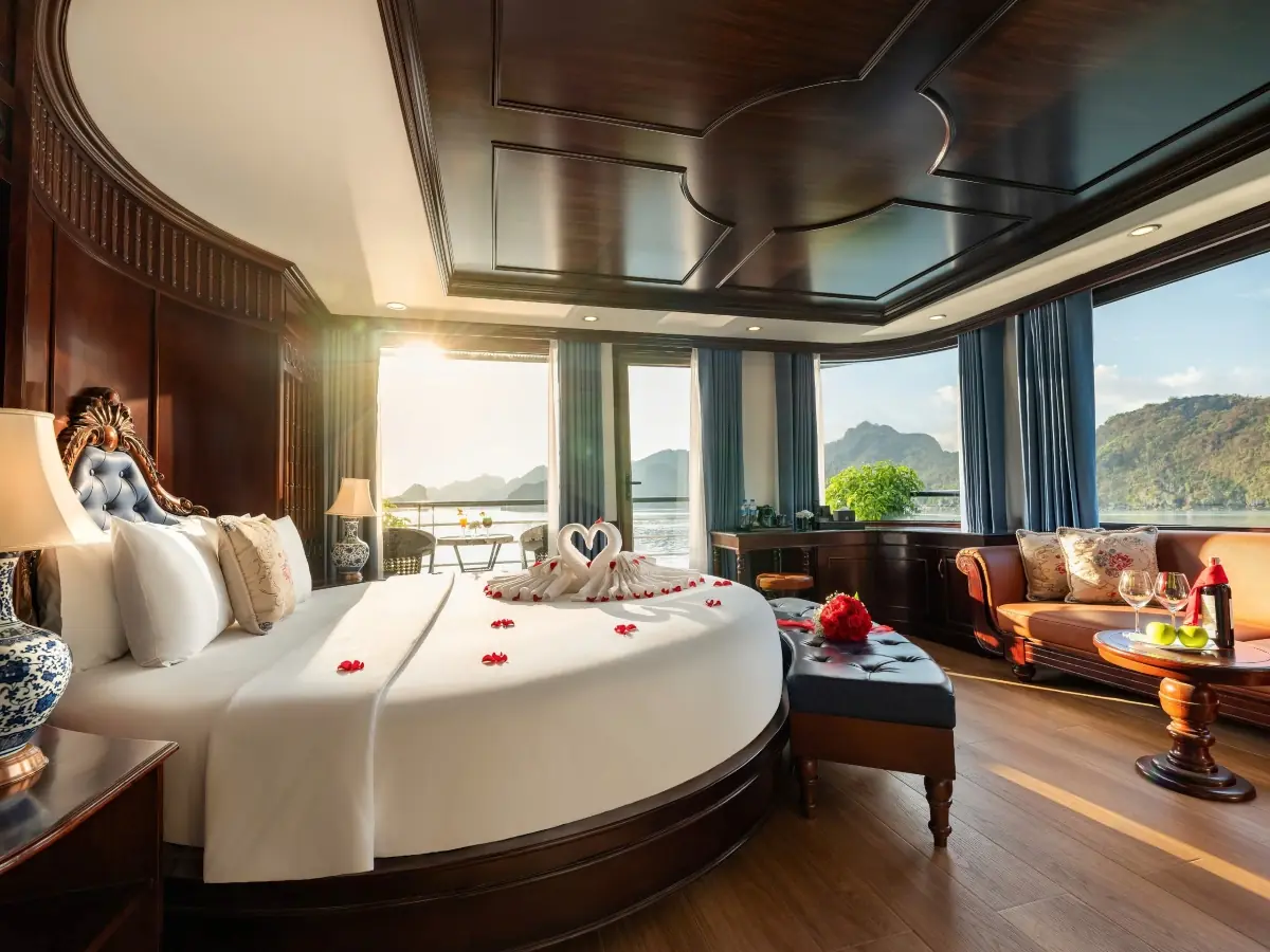 Honeymoon VIP Suite with Balcony on La Casta Regal Cruise
