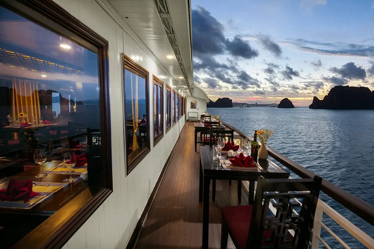Window tables looking out over Bai Tu Long Bay