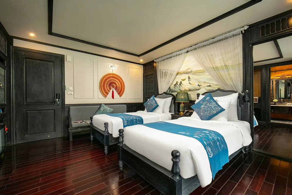Bai Tu Long Suite on La Regina Grand
