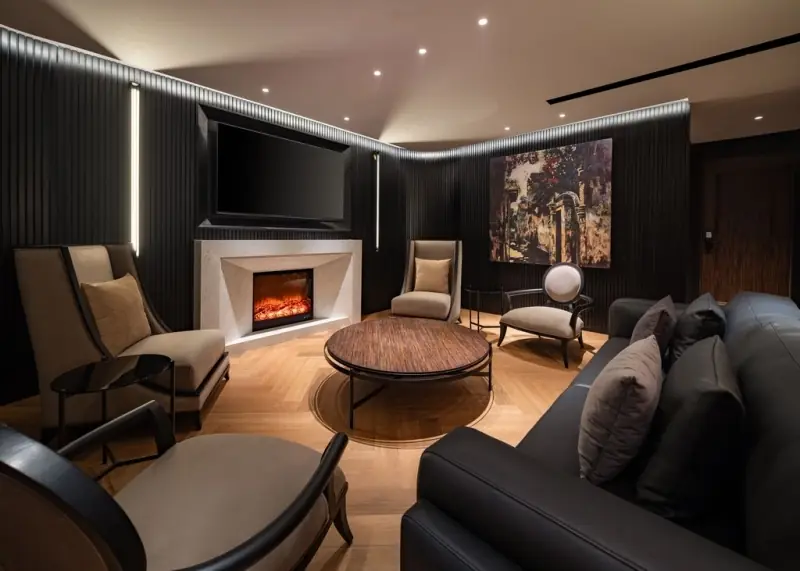 Wine and cigar lounge