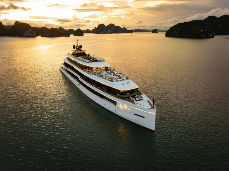 La Sen of the Bay at sunset among the karsts