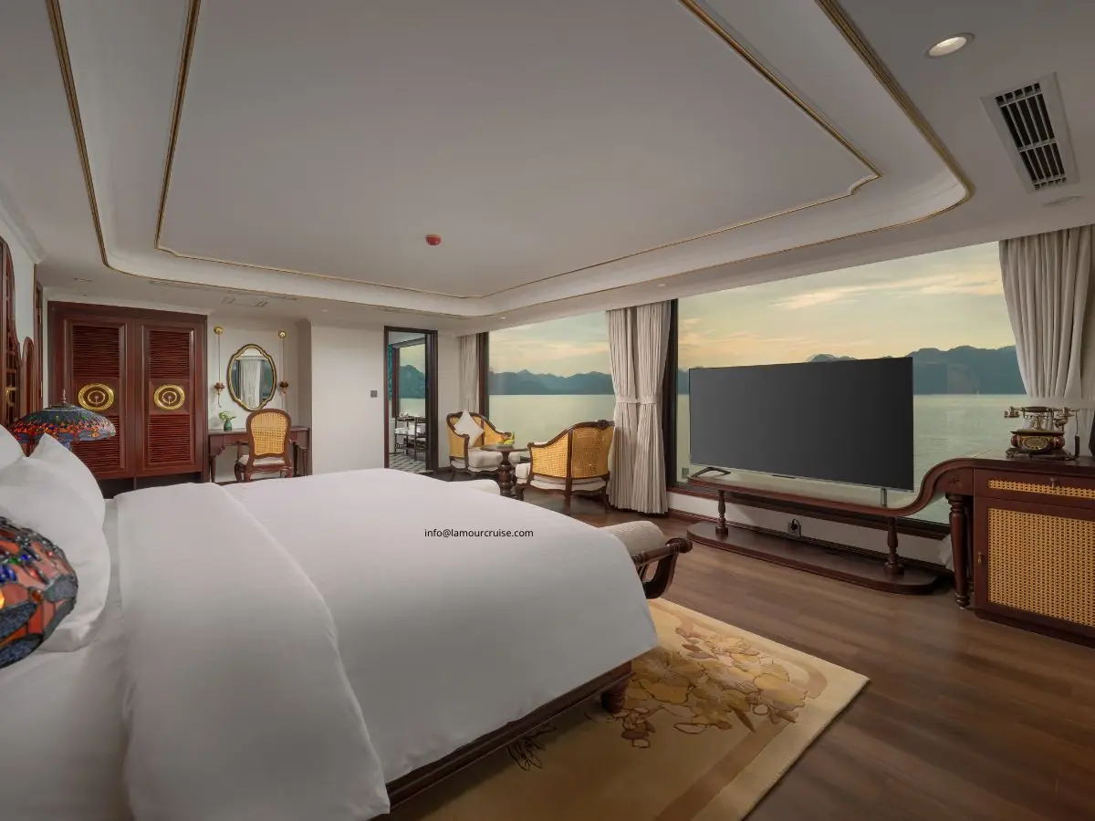 Imperial Cabin on L'amour Cruise