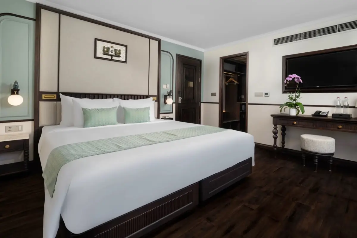 Sky Suite on Lyra Grandeur