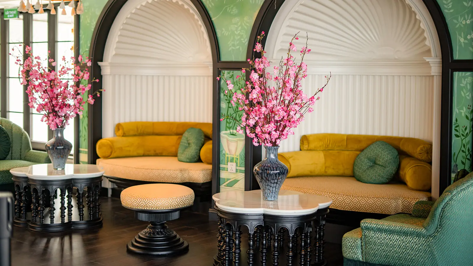 Lounge in 1930s Indochina style