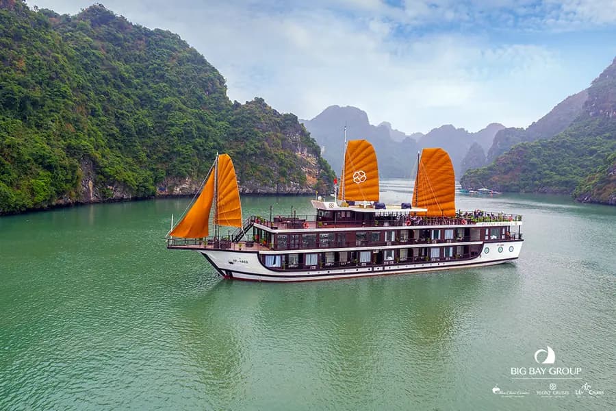 Peony Cruise passing limestone islands