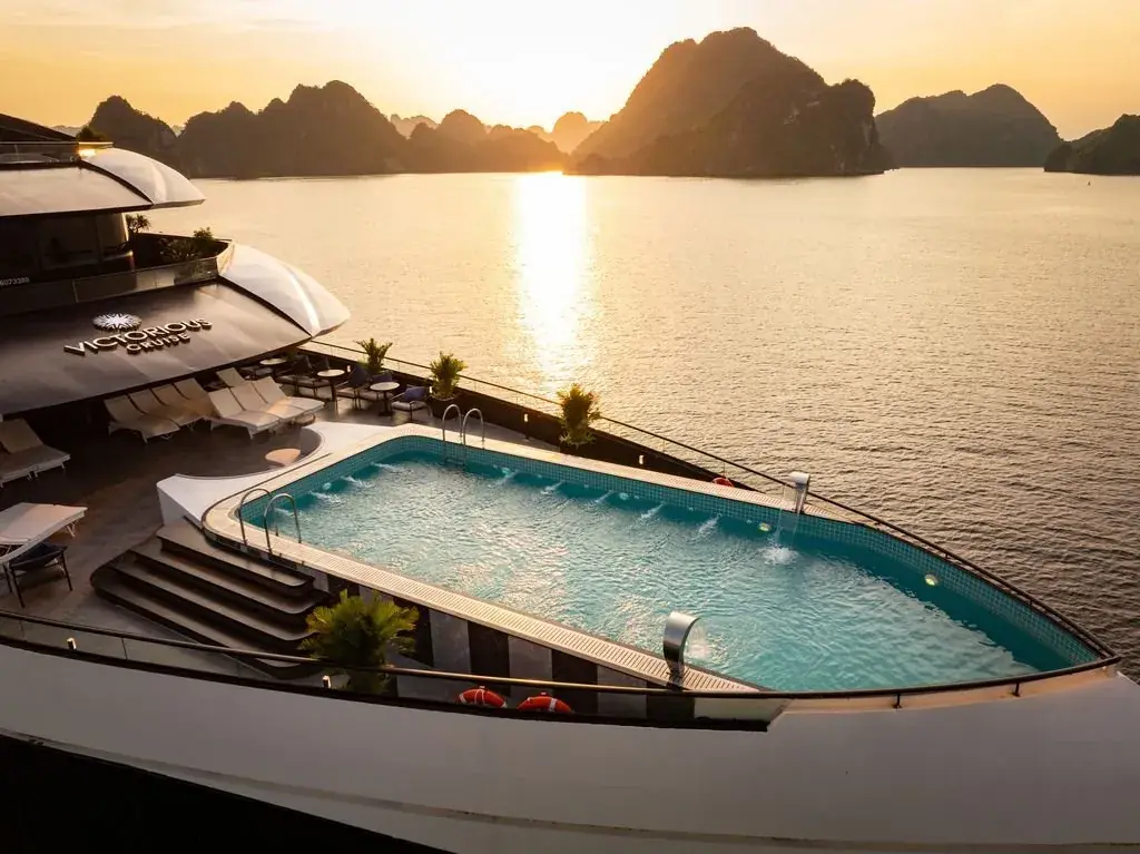 The pool on the sundeck of Victorious Cruise