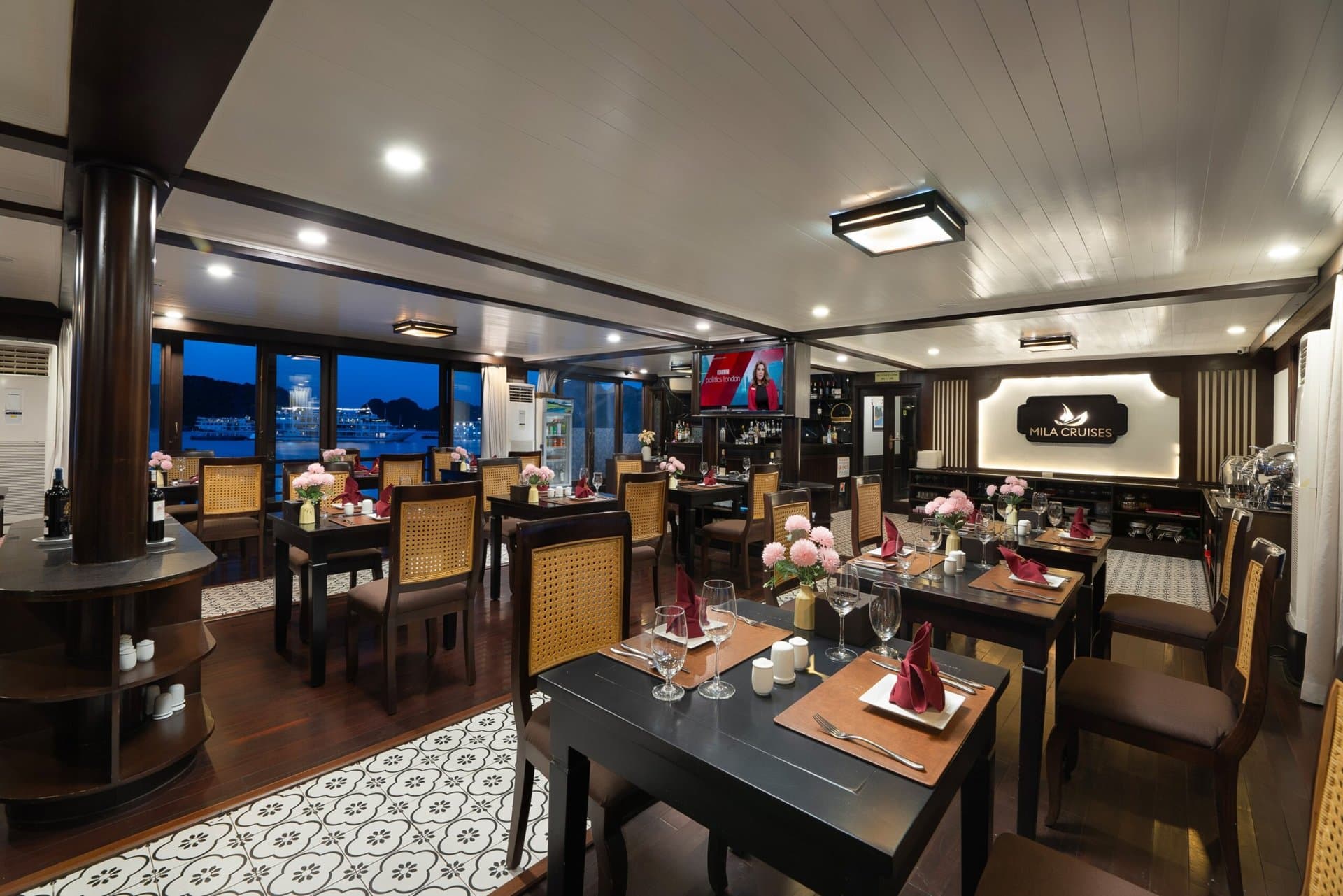 MilaLux Cruise 2 Days 1 Night – 2 Days 1 Night On Boat 5 Star – restaurant