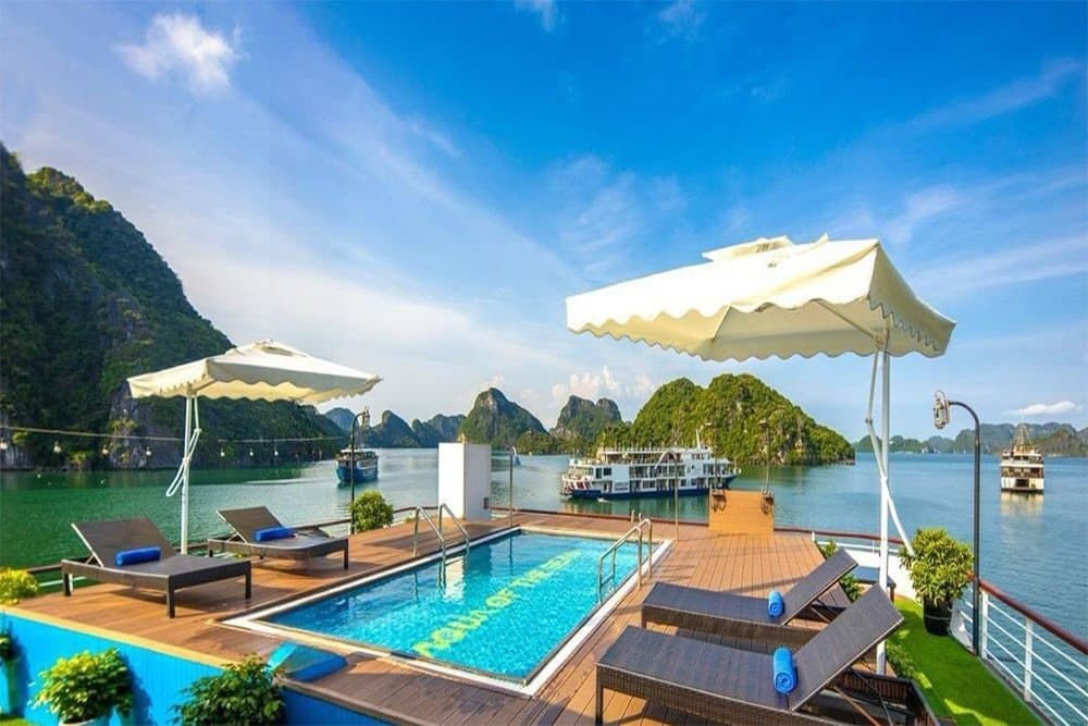 Aqua of the Seas Cruise 2 Days 1 Night – 2 Days 1 Night Tour In Lan Hạ Bay – swimming pool