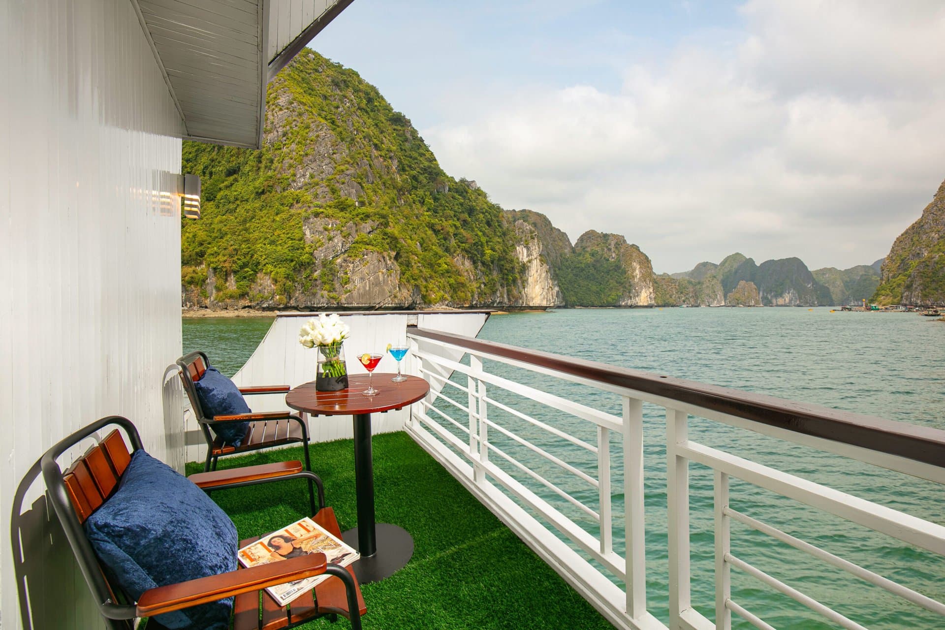 Fantasea Cruise 2 Days 1 Night – Tour Halong Bay 2 Days 1 Night – balcony cabin