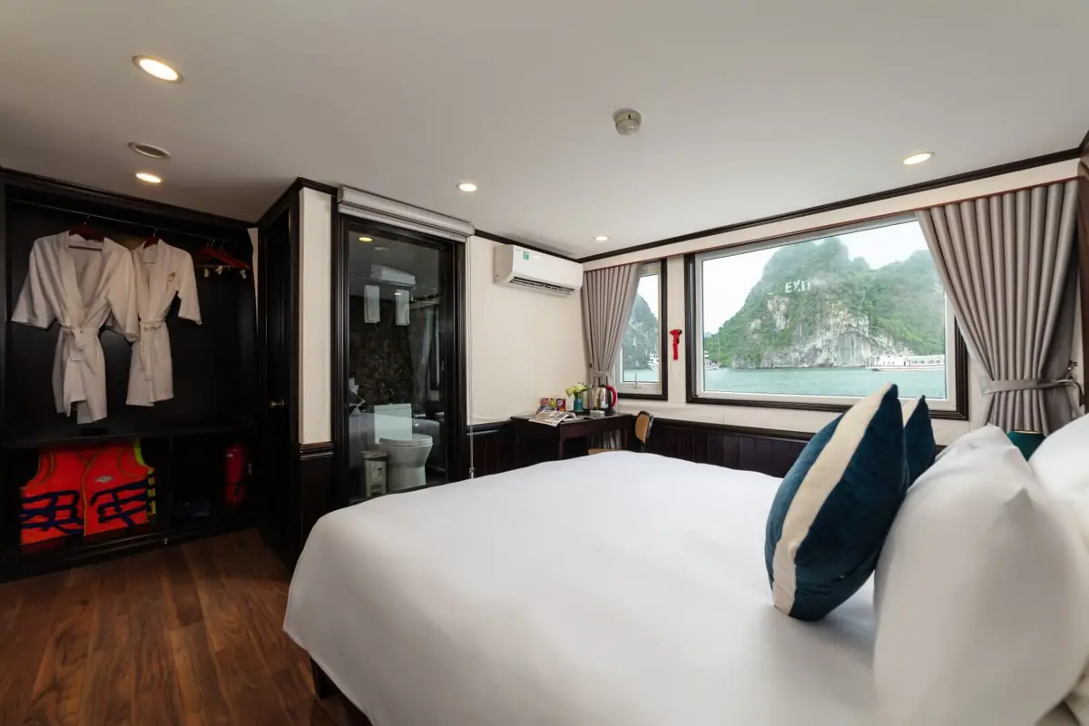 Deluxe Cabin on Amanda Cruise