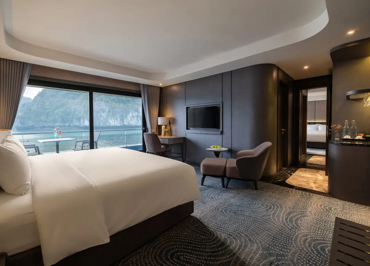 Junior / Senior Double Suite on Dora Cruise