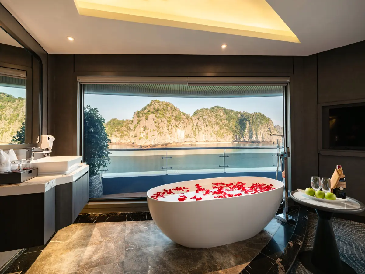 Honeymoon Suite on Dora Cruise