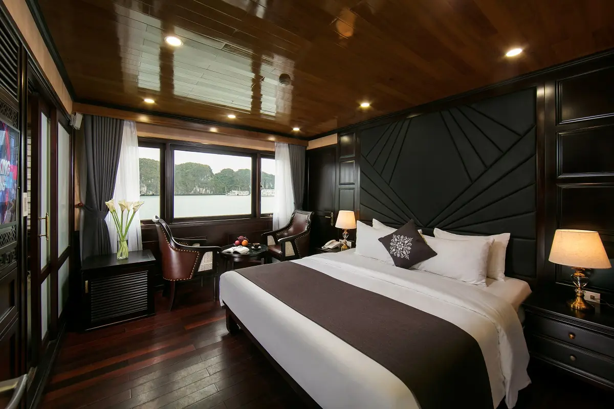 Noble Suite on La Regina Royal
