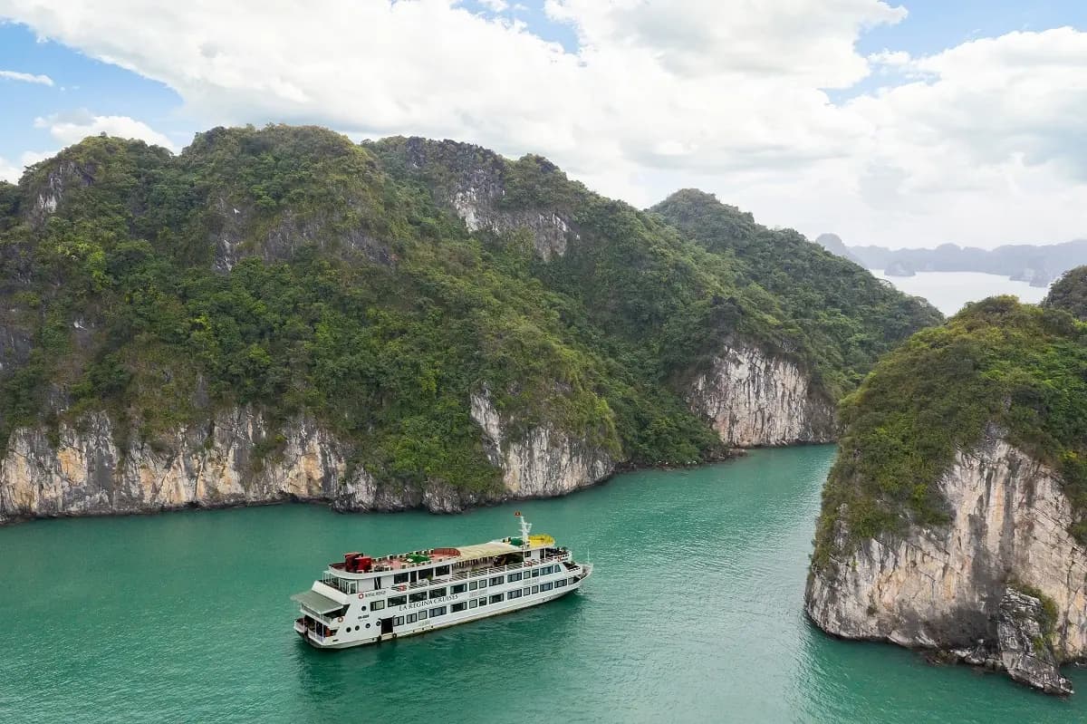 La Regina Royal from above beside a green island