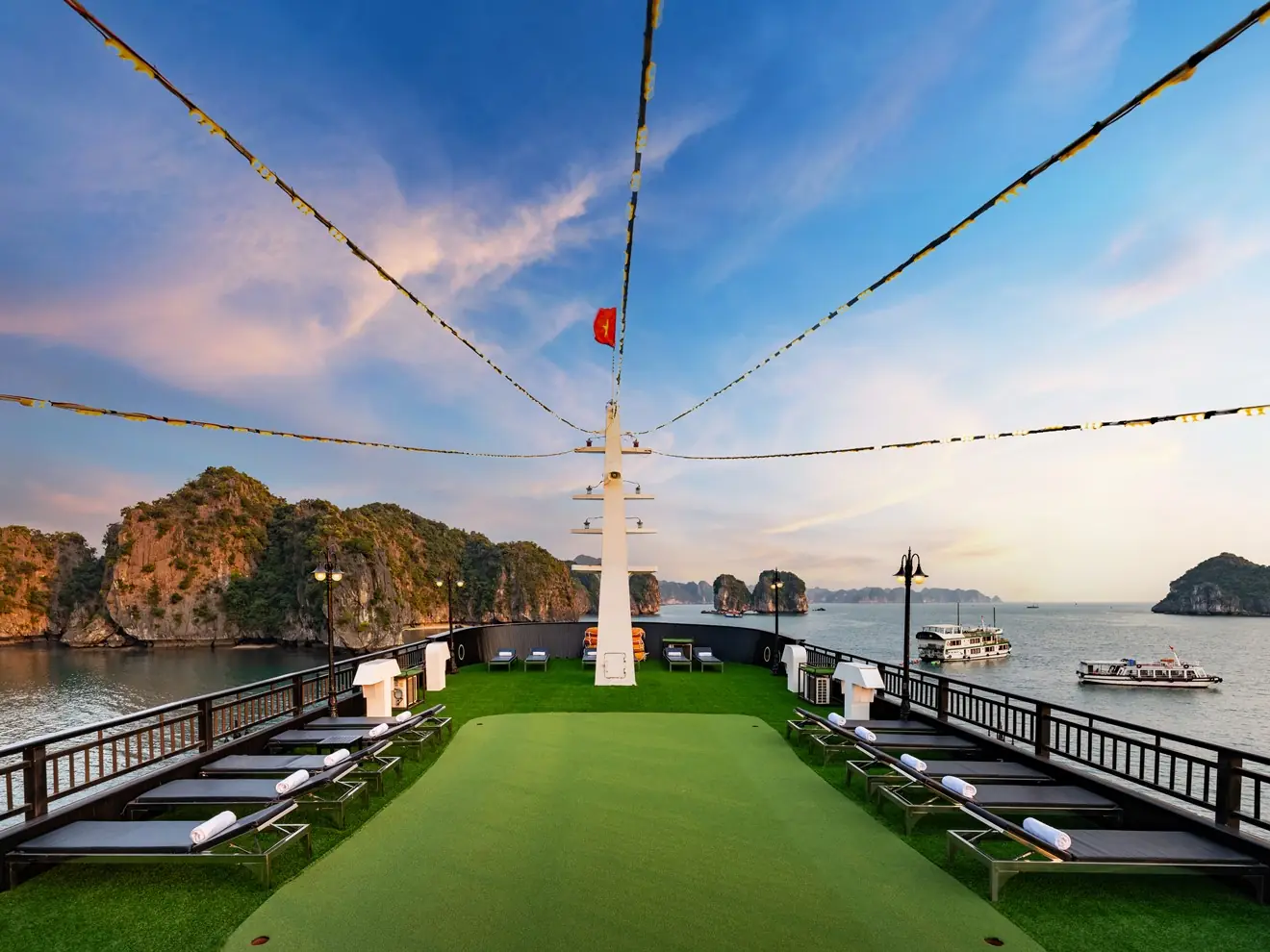 Mini golf green on the top deck