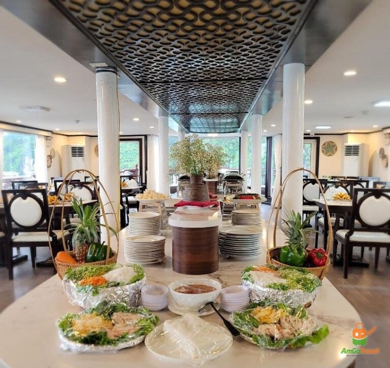 Buffet on Amanda Ha Long Cruise