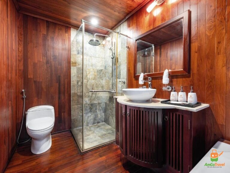 Bathroom on the cruise
