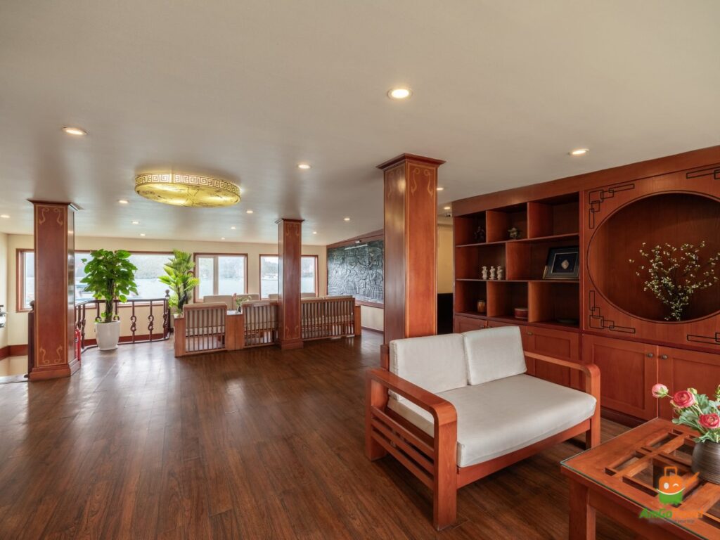 Lounge on Amanda Premier Cruise