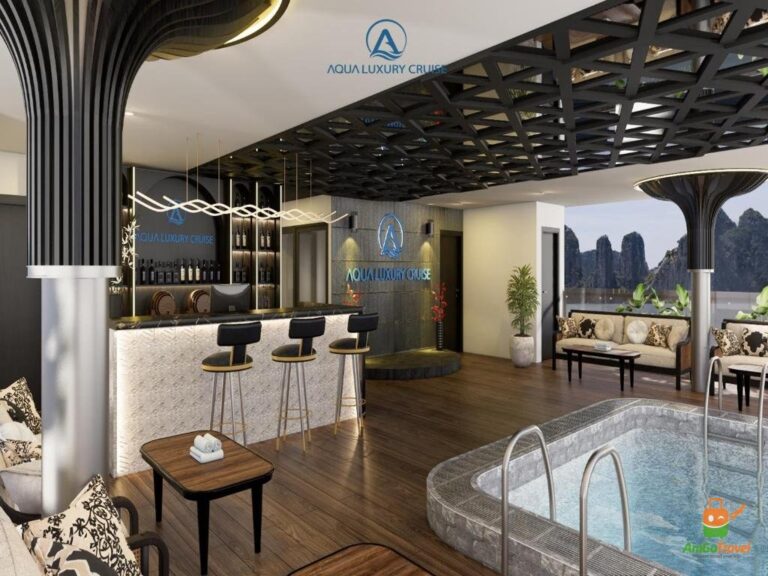 Pool lounge on Aqua Luxury Cruise