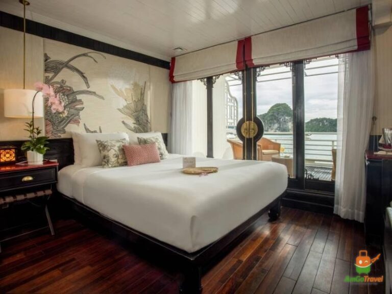Cabin on The Au Co Cruise