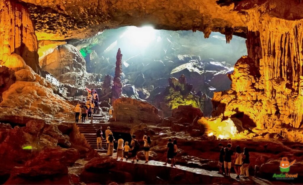 Cave visit in Ha Long Bay with The Au Co Cruise