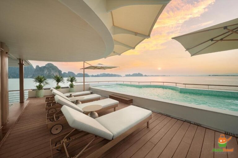 Four-season pool on Bhaya Soul Cruise at sunset