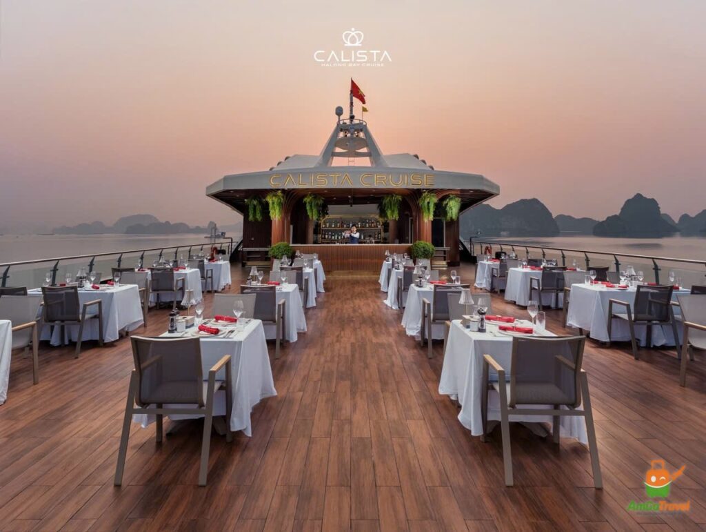 Outdoor dining on Calista Cruise