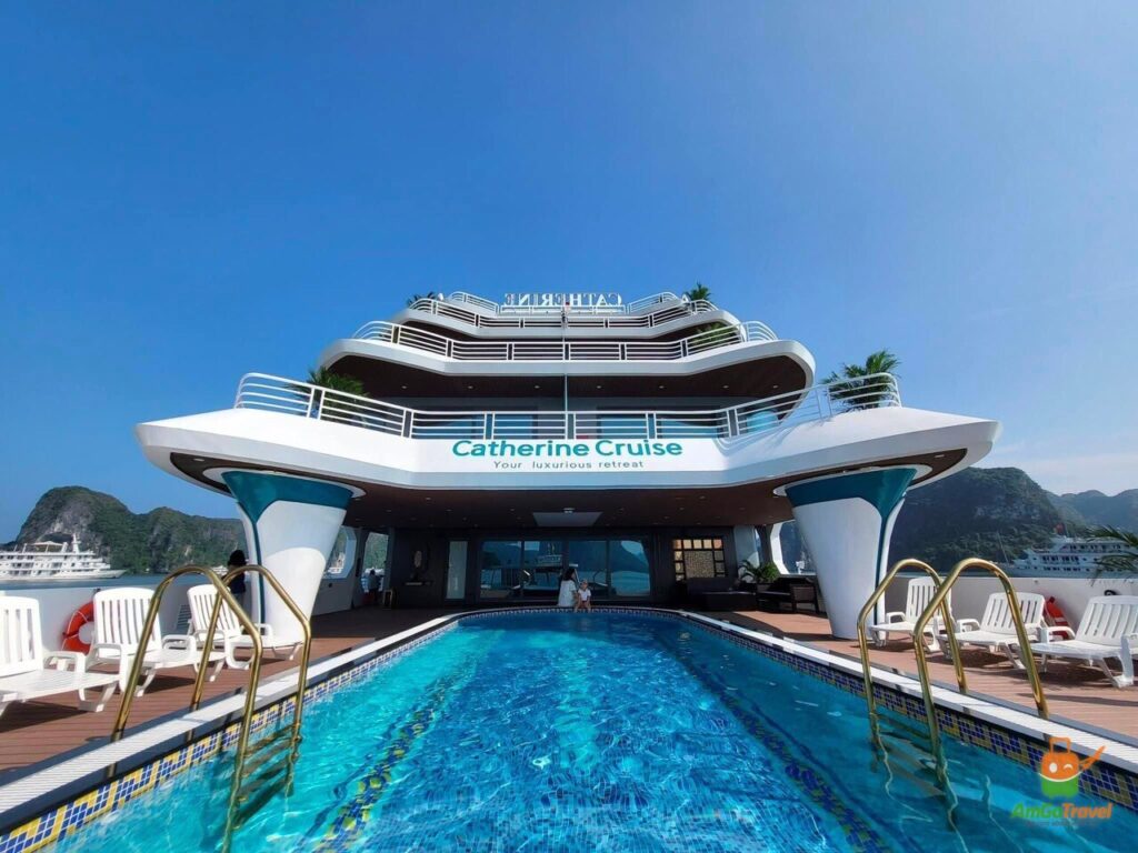 Infinity pool on Catherine Cruise