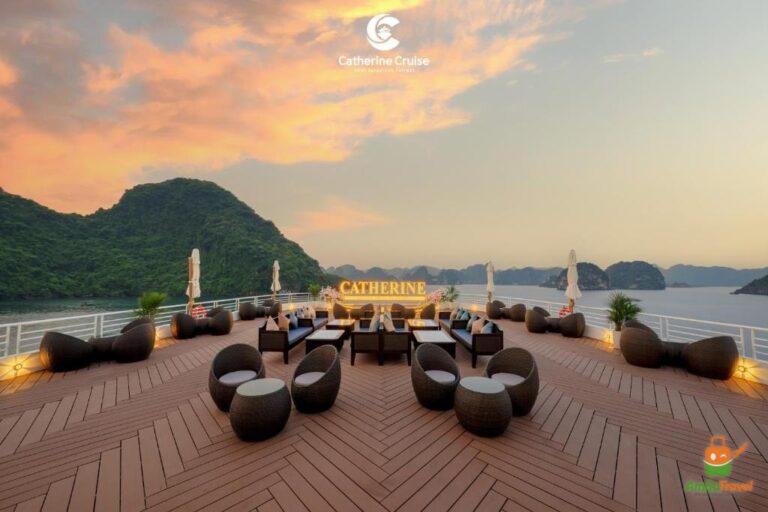 Sundeck seating on Catherine Cruise