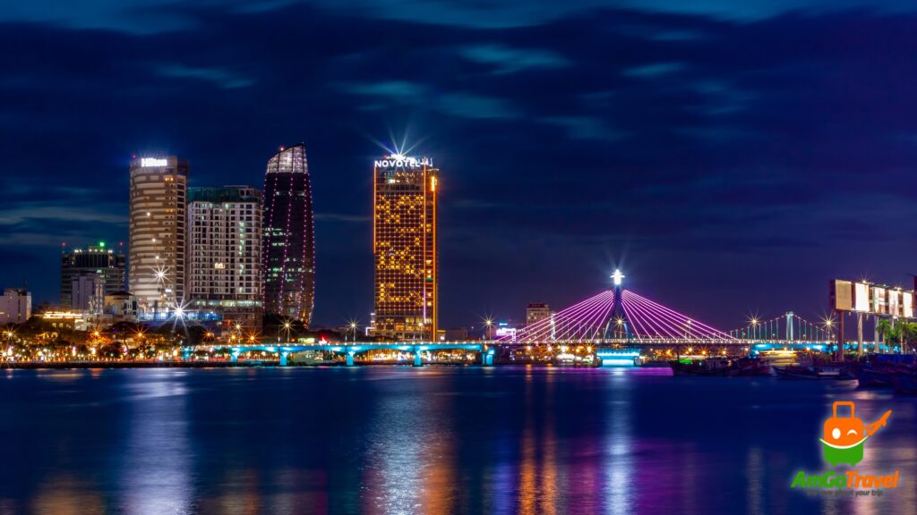 Han River and Da Nang skyline at night