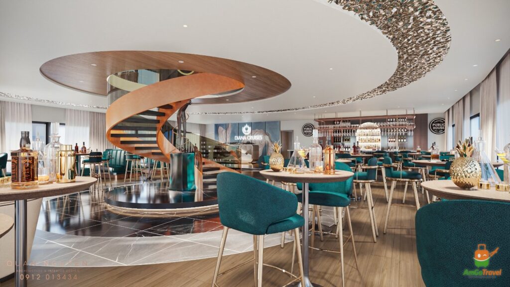 Lounge on Diana Cruise