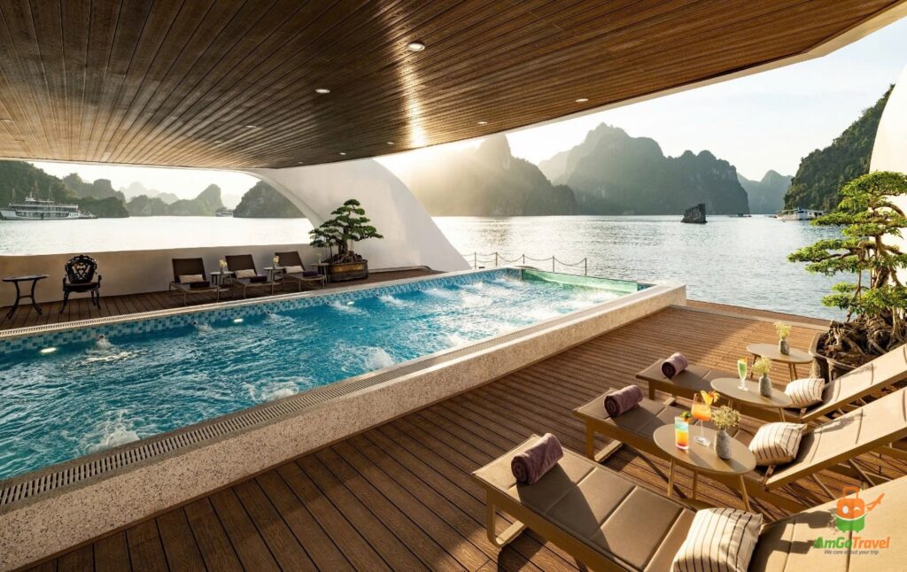 Swimming pool on Diana Cruise