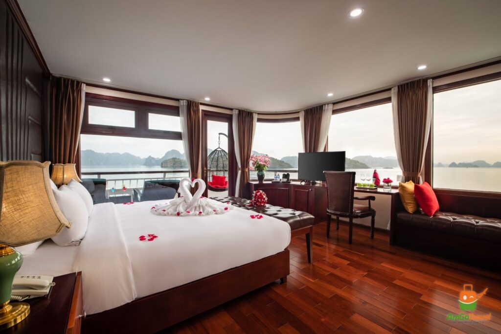 Honeymoon suite on Dora Cruise