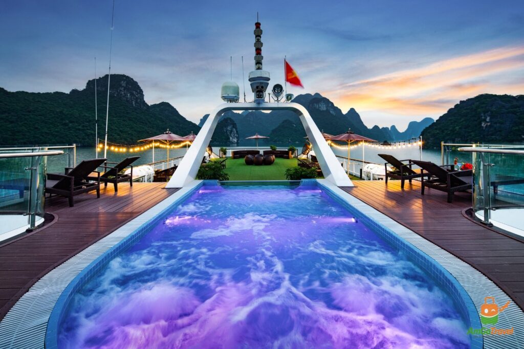 Jacuzzi deck of Dora Cruise at dusk