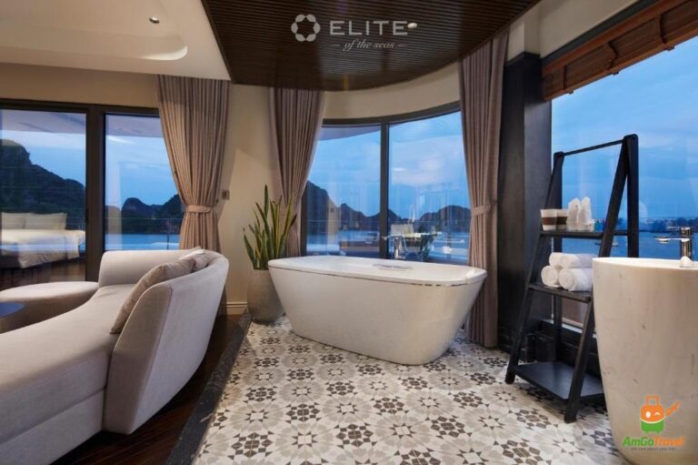 Suite with bathtub on Elite of the Seas Cruise