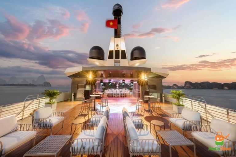 Sundeck of Erina Cruise