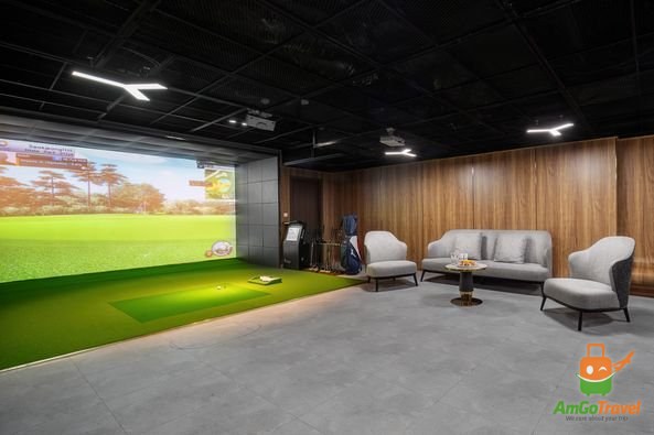 Golf simulator on Grand Pioneers Cruise