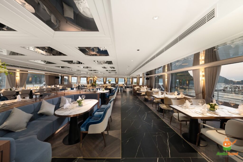 Restaurant on Grand Pioneers Cruise