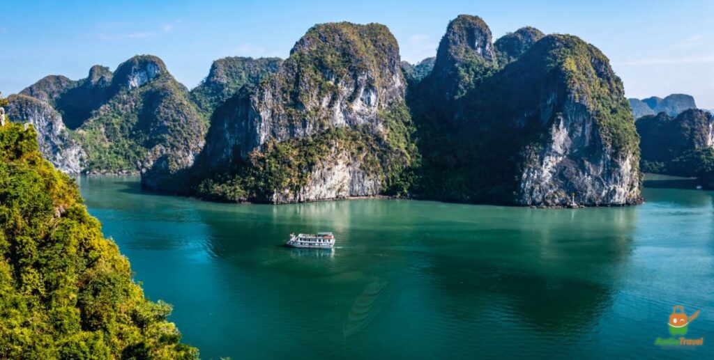 Limestone islands of Ha Long Bay