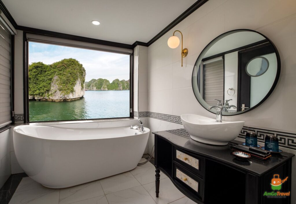 Bathtub on the cruise