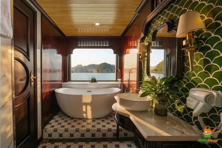 Bathtub with bay view on the cruise