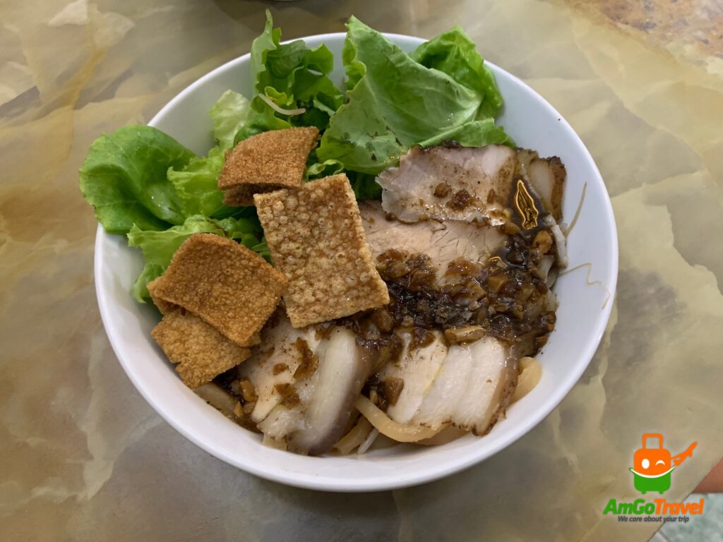 Hoi An food tour: Cao lau noodles, the signature dish of Hoi An